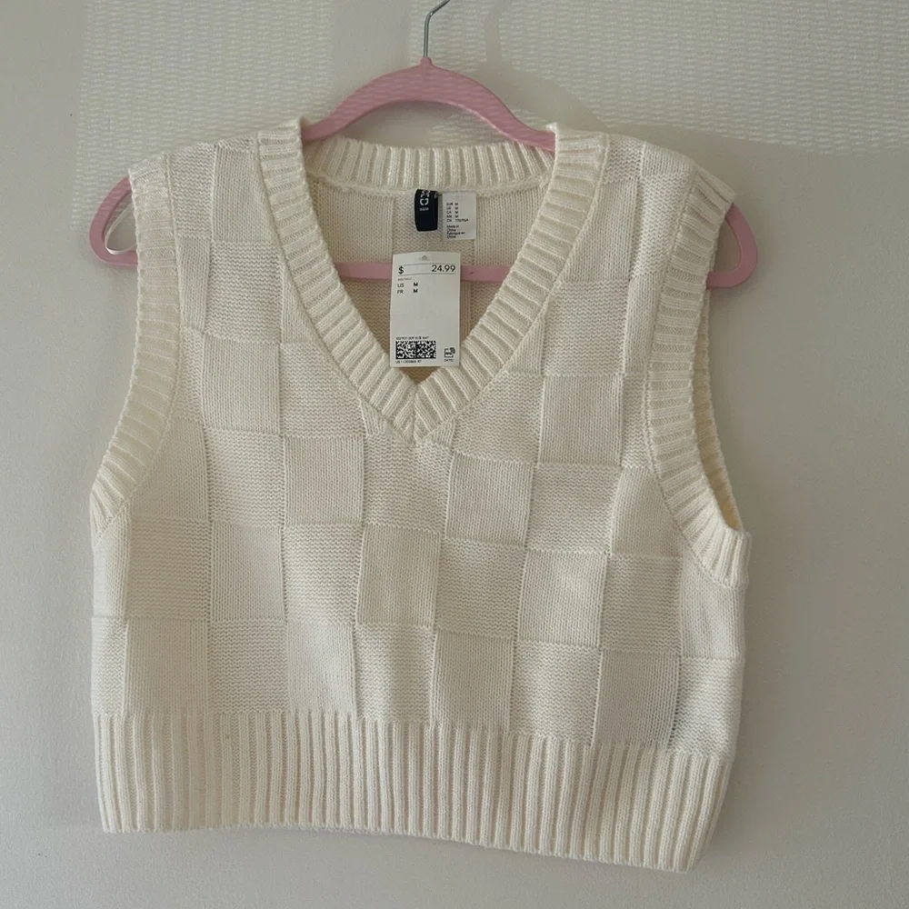 Cream Textured Crop Top - Picture 2 of 5